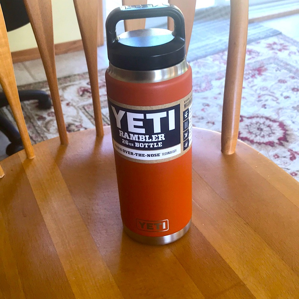 Yeti Rambler 26 oz Bottle w/ Chug Cap